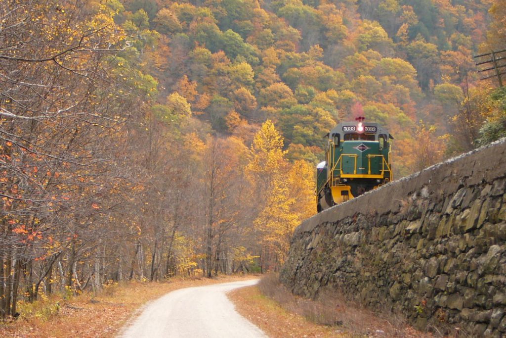 Train tour of the fall foliage in the Pocono Mountains