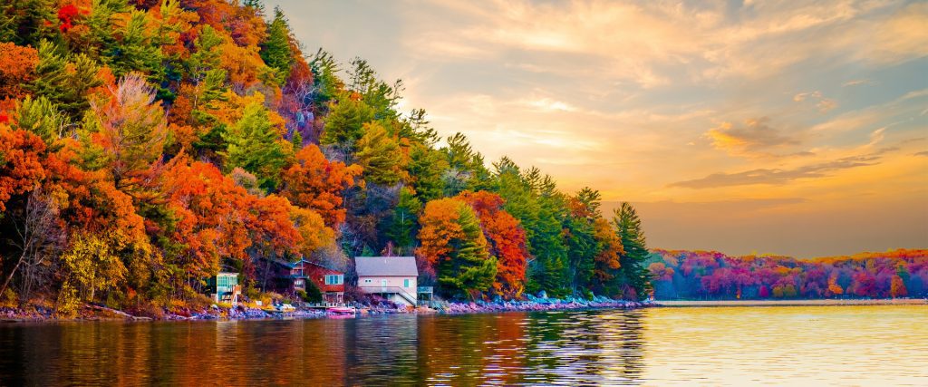 Autumn colors at Devils Lake State Park