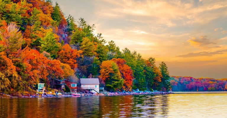 Autumn colors at Devils Lake State Park